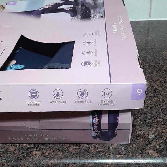 Serra Tall Rainboots...New in Box - Picture 5 of 7